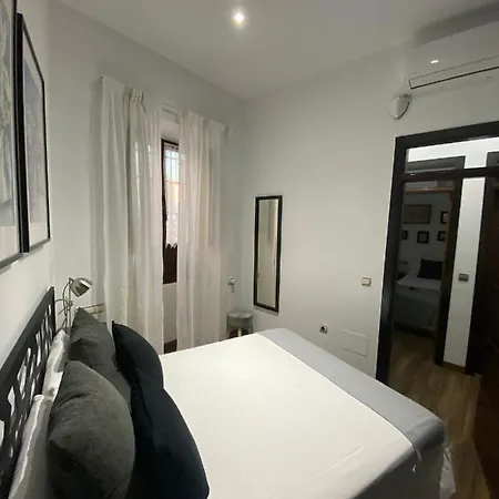 Descalzos Free Parking Ronda