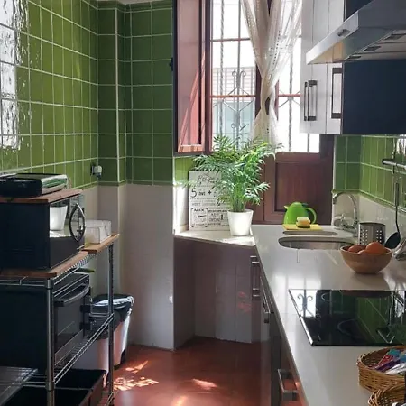 Descalzos Free Parking