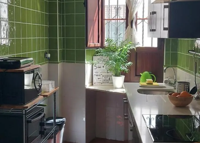 Descalzos Free Parking