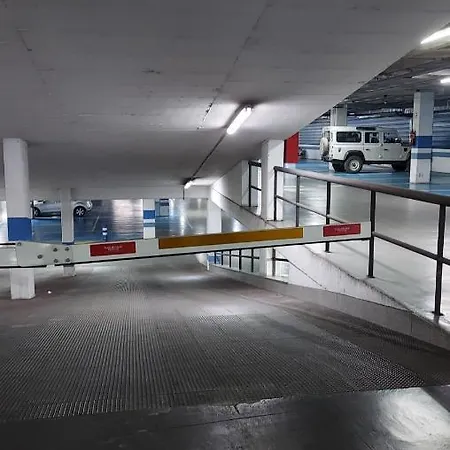 Descalzos Free Parking