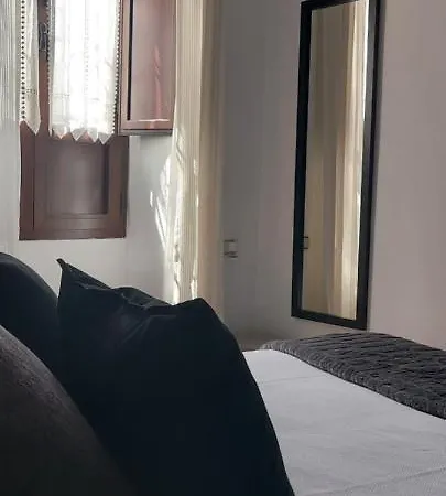 Descalzos Free Parking *