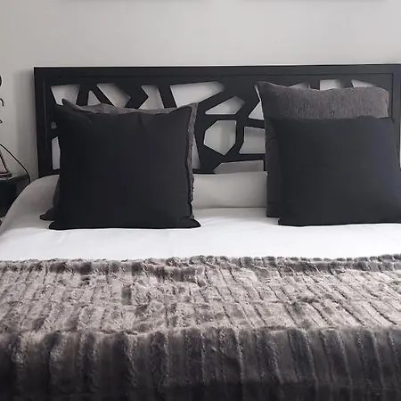 Descalzos Free Parking