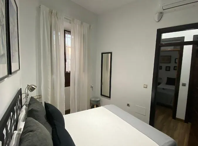 Descalzos Free Parking Ronda